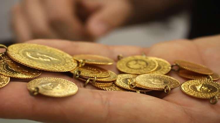 <p>Nebati, sistemle ilgili bilgi verirken, “İstanbul’da yükseklerde başka bir alışkanlık var pırlanta” diyerek, pırlanta ile ilgili de bir çalışmanın olduğunun sinyalini verdi.</p>
