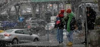 <p>28 Aralık - 1 Ocak tarihlerini kapsayan rapora göre; İstanbul, Kırklareli ve Edirne'nin de aralarında olduğu çok sayıda ilde kar yağışı bekleniyor.</p>
<p> </p>