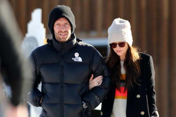 <p><strong>Oyuncu Dakota Johnson ile evlilik yoluna giren Coldplay grubunun solisti Chris Martin evini değiştimeye karar verdi. </strong></p>
