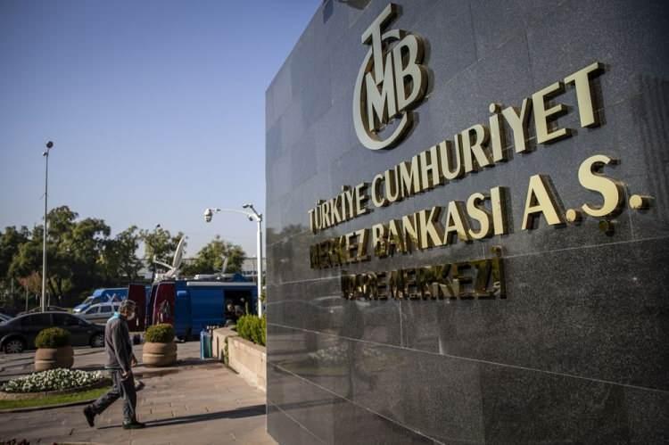 <p><strong>Merkez Bankası faizi 100 baz puan indirdi</strong></p>

<p>TCMB, kasım ayındaki PPK toplantısında politika faizini 100 baz puan indirerek yüzde 15'e düşürdü. Banka söz konusu karara ilişkin, "Arz yönlü ve para politikası etki alanı dışındaki faktörler kaynaklı geçici etkilerin 2022'nin ilk yarısı boyunca etkisini sürdürmesi beklenmektedir. Kurul, bu etkilerin ima ettiği sınırlı alanın kullanımını aralık ayında tamamlamayı değerlendirecektir" açıklamasında bulundu.</p>

