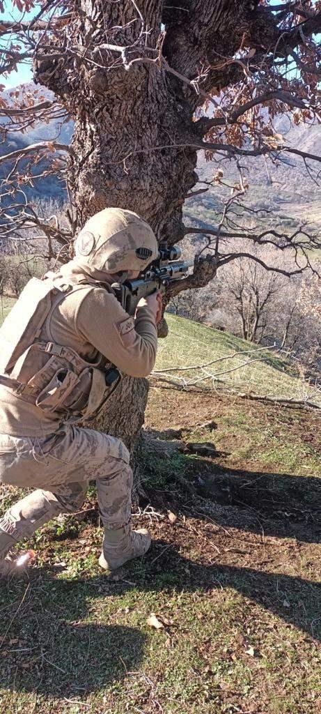 <p>PKK terör örgütünü ülke gündeminden çıkarmak ve bölgede barındığı değerlendirilen teröristleri etkisiz hale getirmek maksadıyla, Batman İlinde “EREN KIŞ-14 (GÖMÜK) ŞEHİT J.ASB.KD.ÜÇVŞ SÜLEYMAN GÜR” Operasyonu başlatıldı.</p>
