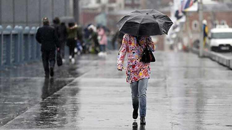 <p>ORTA ve DOĞU KARADENİZ</p>
<p>Parçalı ve az bulutlu geçeceği tahmin ediliyor. Gece ve yarın (Çarşamba) sabah saatlerinde bölgenin iç kesimlerinde buzlanma ve don ile birlikte yer yer pus ve sis bekleniyor.</p>