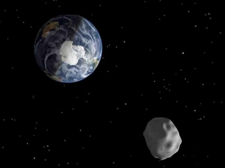<p>Her bir buçuk yılda bir Güneş'in yörüngesinde dönen bu asteroidin ismi Asteroid 1994 PC1. İlk olarak 1994 yılında astronom RH McNaught tarafından keşfedildi. En son Dünya'ya bu kadar yaklaştığında takvimlerin 1933 yılını gösterdiği düşünülüyor.</p>

<p> </p>
