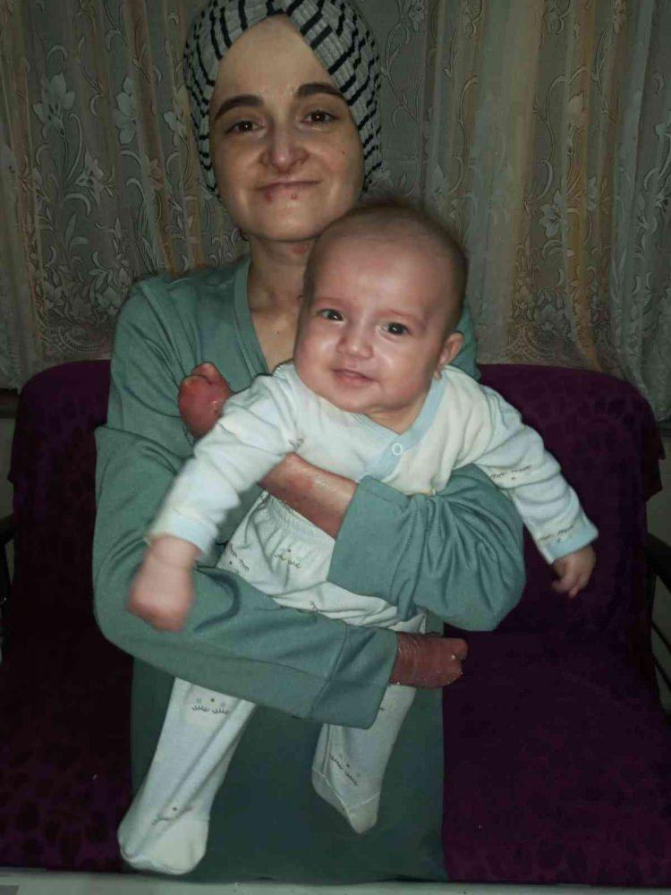 <p>Sosyal medyada paylaştıkları paylaşım sonrası bir hayırsever tarafından gönderilen gelinliği giyen <strong>Semra</strong> için eşi Erkan da damatlık giyerek hayalleri olan düğünü Çalışır’ın desteğiyle yerine getirdi.</p>