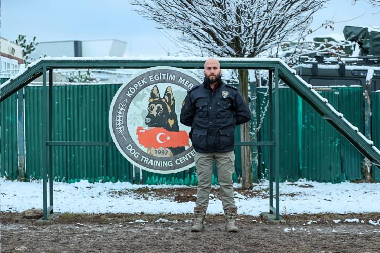 <p>"Suç ve suçluyla mücadelede kullanılan görev köpeklerimiz, birçok operasyonun gizli kahramanı olmuşlardır. </p>
