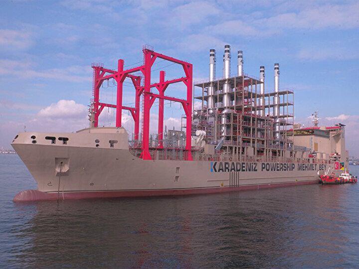 <p>Haberde, Türk Karpowership enerji üretim gemilerinin kıta genelinde 2015 yılından bu yana 10 Afrika ülkesinde enerji ihtiyaçlarını sağladığı bilgisine yer verilirken, Güney Afrika Cumhuriyeti'nin de bu halkaya katılmasının an meselesi olduğunun altı çizildi. Haberde Karpowership enerji gemilerinin uzun yıllardır rakiplerini tek tek saf dışı bırakarak Afrika ülkelerinin enerji ihtiyaçlarını giderek artan ölçüde karşıladığı bilgisine yer verildi.</p>
