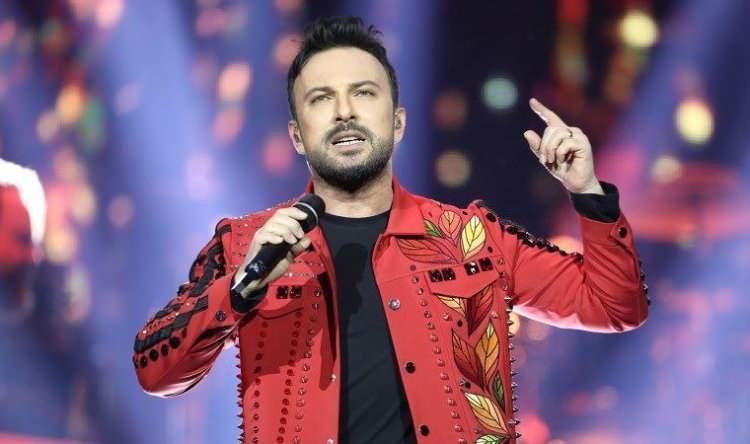 <p>Tarkan: Tarkan yeni yılda Mısır'da sahneye &ccedil;ıkacak. Konseri izlemek i&ccedil;in kişi başı 2000 Euro &ouml;demek gerekiyor. Gece sonunda Tarkan'ın kazancı ise 1 Milyon Euro olacak.</p>

<p>&nbsp;</p>
