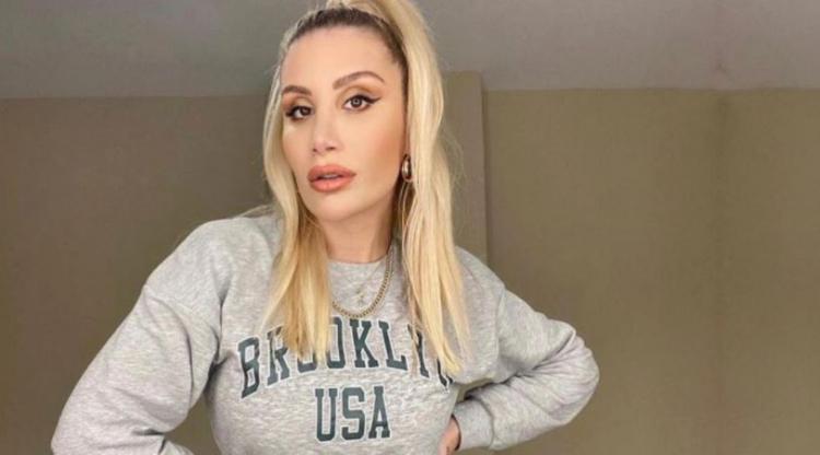 <p>İrem Derici: Şarkıcı İrem Derici'nin yılbaşı &uuml;creti 350 bin lira</p>

<p>&nbsp;</p>
