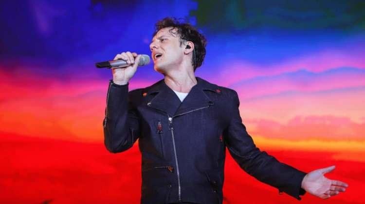 <p>Edis: Gen&ccedil; neslin b&uuml;y&uuml;k hayran olduğu Edis yılbaşında İstanbul Beşiktaş'ta bir mekanda 400 bin TL'ye sahne alacak.</p>

<p>&nbsp;</p>
