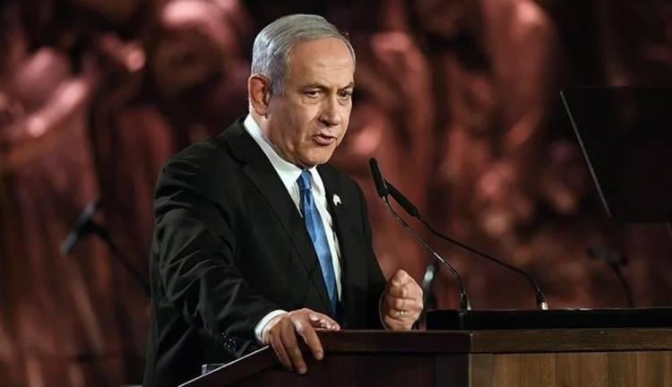 <p>13 HAZİRAN - 12 YILLIK NETANYAHU DÖNEMİ SONA ERDİ</p>
<p>İsrail'de yapılan seçimler sonrasında koalisyon hükümetinin parlamentoda güvenoyu almasıyla birlikte Benjamin Netanyahu'nun 12 yıllık iktidarı sona erdi. Yamina lideri aşırı sağcı Naftali Bennett yeni başbakan olarak yemin edip göreve başlarken, Netanyahu, "Geri döneceğiz" diyerek rakiplerine meydan okudu.</p>