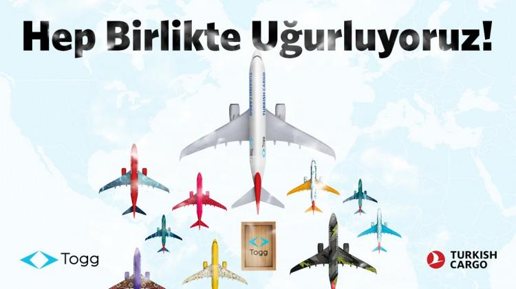 <p>CES’TE DÜNYA SAHNESİNE ÇIKIYORUZ</p>
<p>Bir teknoloji şirketi olarak otomotiv fuarlarına katılmadıklarını hatırlatan Karakaş, 5-8 Ocak tarihlerinde, dünyanın en büyük Tüketici Elektroniği Fuarı CES 2022’de (Consumer Electronics Show) yer alacaklarını söyledi. Fuara, TOGG’un gelecek vizyonunu gösteren akıllı cihazla katılacaklarını belirten Karakaş, “Akıllı cihazımızı Turkish Cargo ile ABD’ye uğurladık.</p>