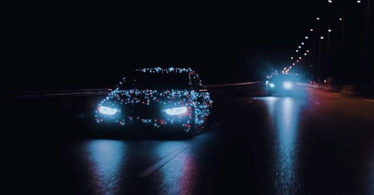 <p>Araç, trafikten men edilirken, sürücüye de led ışık kullandığı için 600 TL, aşırı süspansiyon ve egzoz kullandığı için bin 500 TL olmak üzere toplamda 2 bin 100 TL para cezası uygulandı.</p>
<p> </p>