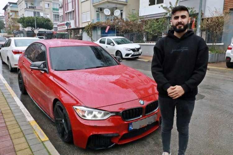 <p>Aracın süslemesi için 90 metre led ışık kullandığını söyleyen Doğan, "Bunu da videoya çekip sosyal medyaya yansıtmak istedik. Tepkileri ölçmek için caddede bir tur attık, bir kişinin çektiği video viral olunca polis ekipleri tarafından cezai işlem uygulandı. Araç trafikten men edildi, ledlerden 600 TL, bir de aracımızda air ve egzoz vardı. Onlardan da bin 500 TL ceza yedik. Yakalanınca polislerle konuştuk, izin alınca yapılabildiğini söyledi. Bunları bilmiyorduk, öğrenmiş olduk” diye konuştu.</p>
<p> </p>