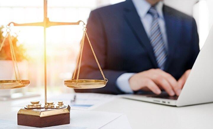 <p>Sınava başvurular, 16-23 Şubat 2022 tarihleri arasında alınacak.</p>

<p>Yazılı sınav, ÖSYM tarafından 3 Nisan 2022 Pazar günü yapılacak.</p>

<p>Yazılı sınavda 35 sorudan oluşan genel yetenek ve genel kültür ile 45 sorudan oluşan alan bilgisi testi uygulanacak.</p>
