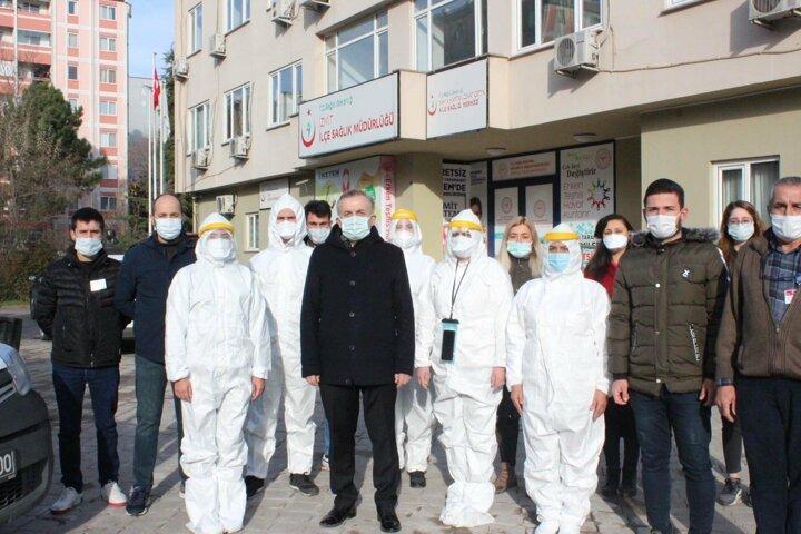 <p>Koronavir&uuml;s salgını ile m&uuml;cadelenin en &ouml;nemli halkalarından biri olan filyasyon ekipleri, 7 g&uuml;n 24 saat &ccedil;alışıyor.</p>
