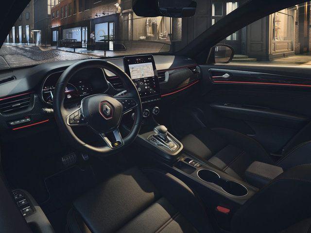 <p>Aracın dış tasarımı Kadjar'dan izler taşırken, iç mekanda ise yeni Clio'nun kokpitinden izler görmek mümkün. Arkana'da 1.3 litrelik benzinli ve 1.5 litrelik dizel motor seçeneğinin sunulması bekleniyor.</p>
<p> </p>