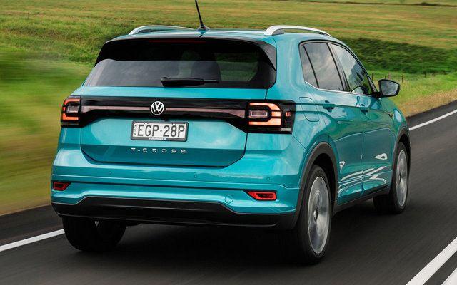 <p>Markanın en küçük SUV modeli olan T-Cross, köşeli hatları ile dikkat çekiyor. </p>
<p> </p>