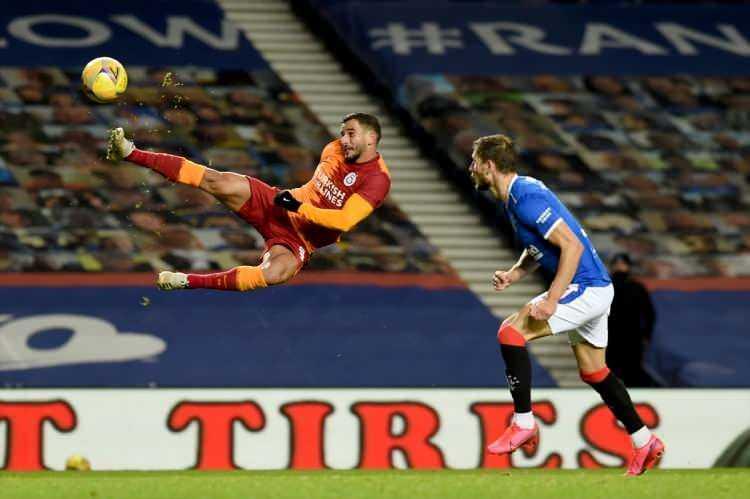 <p>UEFA Avrupa Ligi'nde tek maç üzerinden gerçekleştirilen play-off turu müsabakalarında Galatasaray, İskoçya'nın Rangers takımıyla deplasmanda karşı karşıya geldi. Karşılaşmada Galatasaraylı Omar Elabdellaoui de forma giydi.</p>

<p> </p>

