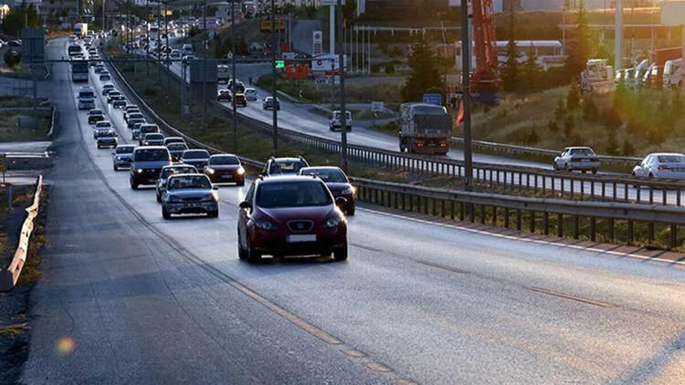 <p>Poliçenin ilk yılı hasarla kapatılırsa yüzde 50 artış uygulanıyor. Art arda üçüncü yılı da hasarlı kapatıp 1’inci basamağa düşenler için fiyatlar yüzde 150 artırımlı oluyor.</p>
<ul>
</ul>