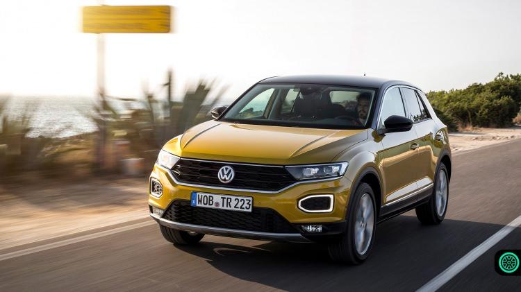<p>8. VOLKSWAGEN T-ROC</p>
<p><strong>7 BİN 3003</strong></p>
<p> </p>