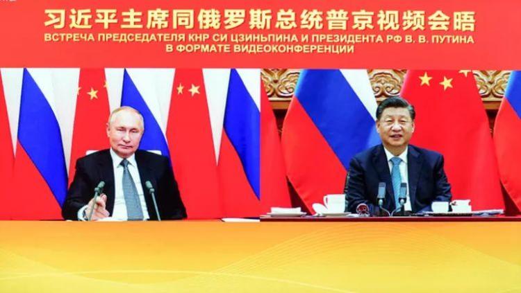 <p>ABD'li yetkililer ve askeri uzmanlar Rusya ve Çin'in gerçekleştirdikleri ortak askeri tatbikatlar ve teknoloji paylaşımıyla ABD'nin yurtdışındaki gücünü sınırlandırdığını ifade etti.</p>
