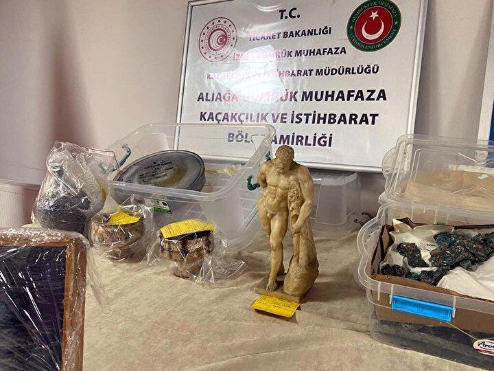 <p>İzmir Müze Müdürlüğü'nün talebi üzerine, Ankara'dan gelen bir arkeoloji profesörü tarafından, tsantsalar üzerinde makroskobik inceleme yapıldı. Ele geçirilen 4 tsantsadan 1'inin sahte olduğu anlaşılırken, diğer 3'ünün orjinal olduğu belirlendi.</p>
