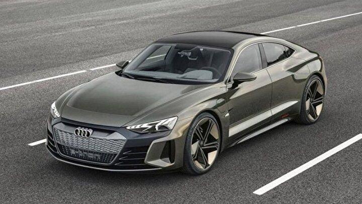 <p><strong>AUDI E-TRON GT</strong><br />
<br />
4 kapılı elektrikli coupe modelin ön aksında yer alan motor 238 beygir, arka aksında yer alan motor ise 435 beygir güç üretiyor. Bu motorların birlikte ürettikleri güç değeri ise 476 beygir olarak açıklanıyor. Aracın daha güçlü RS versiyonu ise 600 beygir güç ile 830 Nm tork üretiyor.</p>
