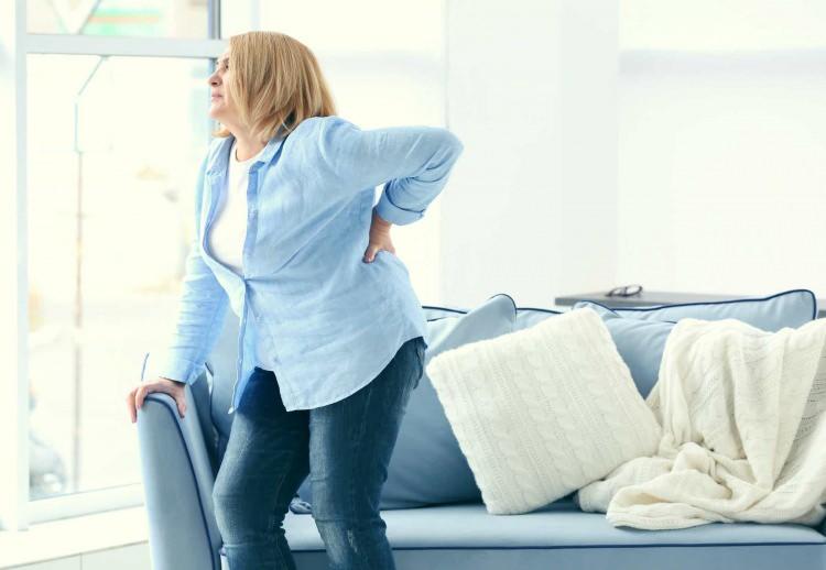 <p><strong>Bel ağrısı aslında bir iş hastalığı olarak tabir edilir. Masa başı çalışanlarında sıklıkla rastlanan sağlık sorunlarından olan bel ağrısı bazen bütün gece uykusuzluğa ve vücut yorgunluğuna neden olur. Bel ağrısı sadece yanlış oturma pozisyonu değil bazen kemiklerdeki iltihaplanma, fıtık gibi hastalıklarda bel ağrılarına yol açabilir.  </strong></p>
