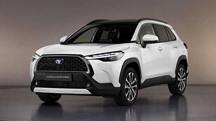 <p><strong>TOYOTA COROLLA CROSS</strong><br />
<br />
2020 yılında tanıtılan Corolla Cross, ilk önce Asya'da, ardından Amerika pazarında satışa sunuldu. C-HR ve RAV4 arasına konumlandırılan model, Avrupa ve Türkiye'de ise bazı tasarım değişiklikleri ile satışa sunulacak.</p>
