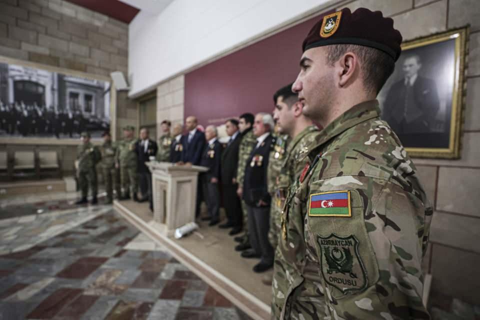 <p><strong>- "Türkiye her zaman Azerbaycan'ın yanındadır"</strong></p>
<p>MHP Mersin Milletvekili Olcay Kılavuz, gazilerle Meclis'te düzenlediği basın toplantısında, Karabağ'ın destansı bir mücadeleyle vatana kavuştuğunu ifade etti.</p>
<p> </p>