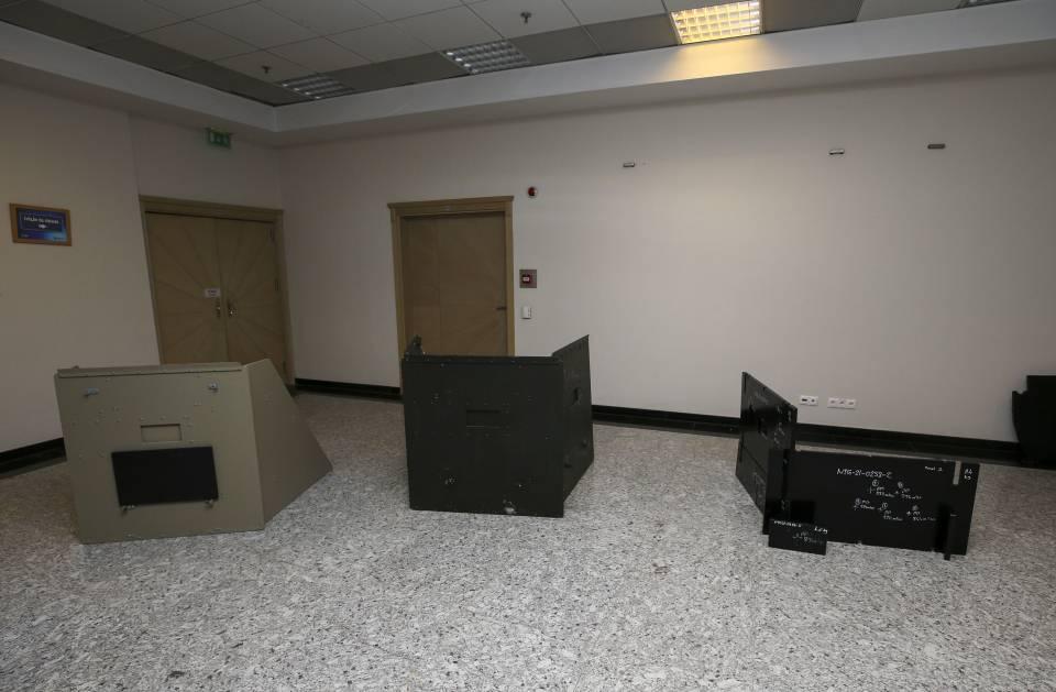 <p> 6 panel kullanılarak 2 personelin rahatlıkla kullanabileceği korugan elde edilebiliyor.</p>
<p> </p>