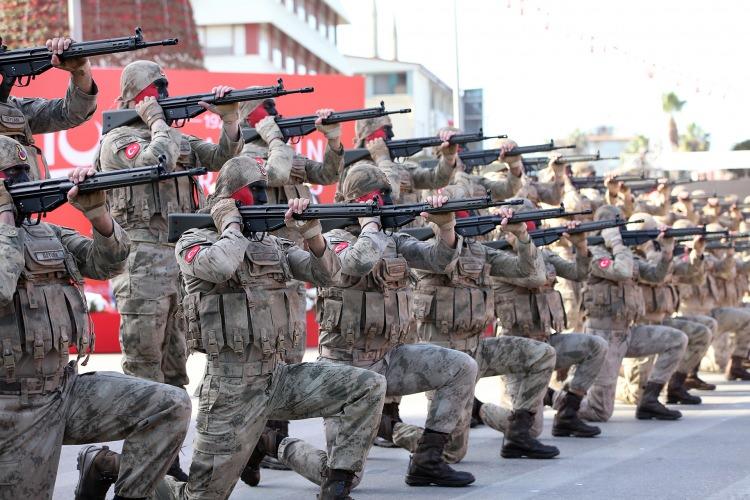 <p>Adana'nın işgali sonrası Fransız askerleri ve yanlarında getirdikleri Ermeni çeteciler tarafından zulüm yapılmaya başlandığını, Adanalıların kentin dört bir yanından bu işgal ve zulme karşı hemen direniş başlattığını ifade eden Elban, şunları söyledi:</p>

<p>"Çukurova'nın her tarafında emsalsiz bir mücadele başladı. Verilen bu kahramanca mücadelenin sonunda düşman artık pes etmek, havlu atmak zorunda kaldı.</p>
