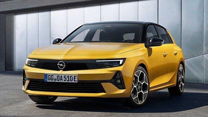 <p><strong>OPEL ASTRA</strong><br />
<br />
Peugeot 308' ile aynı platformu paylaşan yeni Astra, 2022'nin ilk baharında satışa sunulacak. Astra, içten yanmalı motorlar haricinde şarj edilebilir hibrit güç seçeneği ile de satın alınabilecek.</p>
