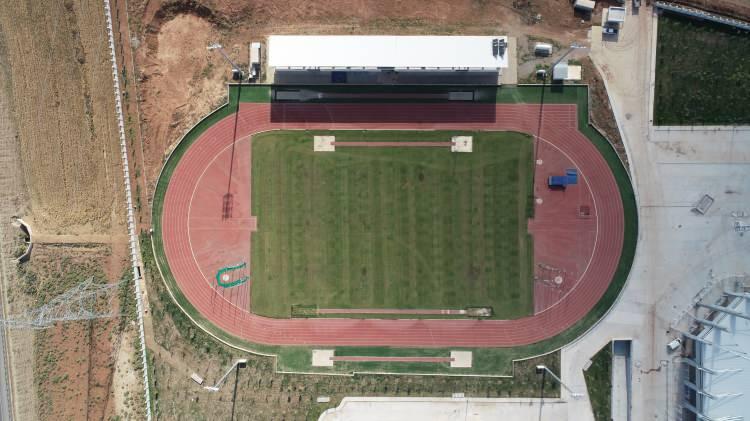 <p>Okul bahçelerine spor tesisleri yaptıklarını bildiren Özperk, geçen yıl 3 okula prefabrik spor salonu, birçok okula halı ve basketbol sahaları yapıldığını anımsattı. Bu sene de 20 okula halı saha yapılacağını, 20 okula basketbol potaları yerleştireceklerini söyleyen Özperk, konuşmasını şöyle sürdürdü:</p>
