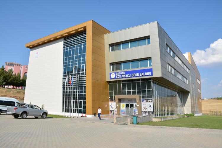 <p>Yatırımlarla artık birçok yerde masa tenisi kursunun açıldığını ifade eden Konak, tesisler sayesinde her kesimden çocuğun spora rahat bir şekilde ulaşabildiğini aktardı.</p>