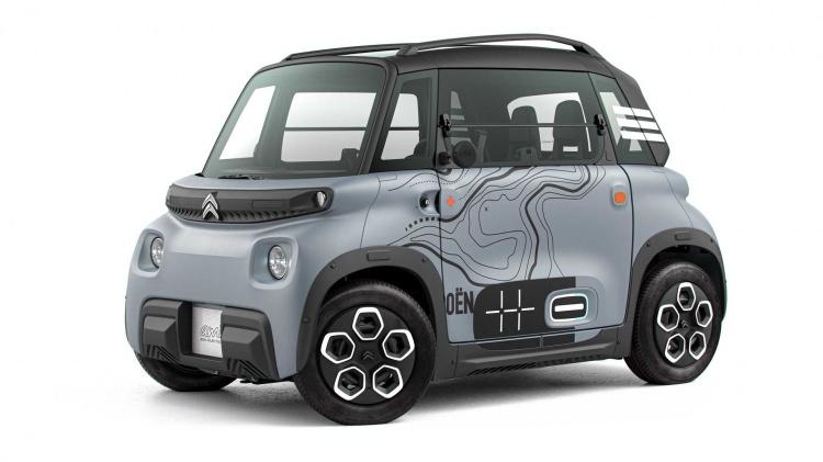<p>2 kişilik oturma kapasitesine sahip olan ve bagajı bulunmayan Citroen Ami, 14 inç büyüklüğündeki tekerlekler ile satışa sunulan araç, 2.41 metre uzunluk, 1.39 metre genişlik ve 1.52 metre yüksekliğe sahip.</p>
<p> </p>