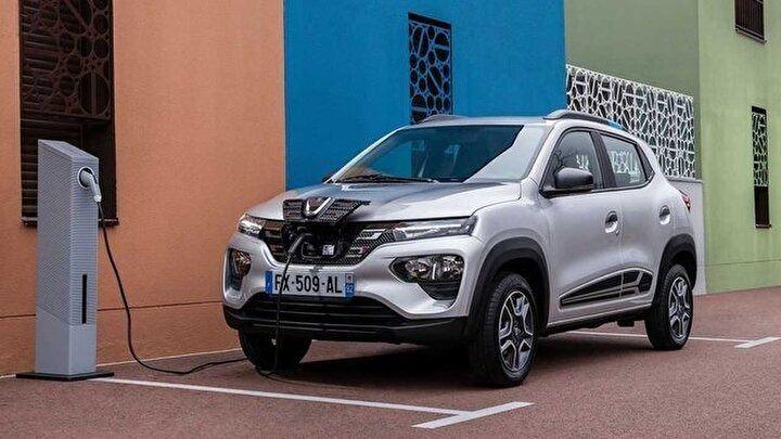 <p><strong>DACIA SPRING</strong><br />
<br />
Ulaşılabilir fiyatlı bir elektrikli otomobil olması hedefiyle geliştirilen otomobil, WLPT verilerine göre 230 km’lik (şehir içi 305 km) menzile sahip.</p>
