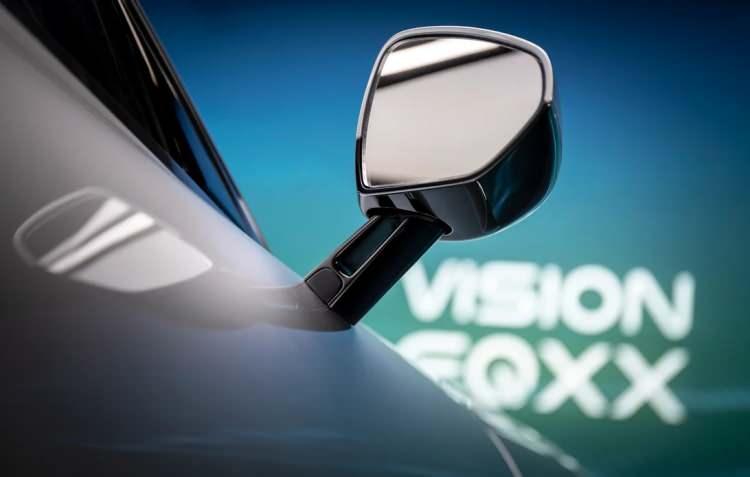 <p>Alman otomobil devi Mercedes yeni elektrikli modeli EQXX tanıtıldı.</p>

<p> </p>
