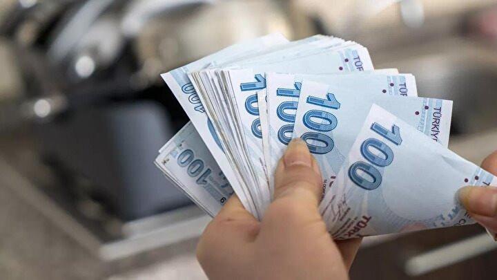 <p>Cumhurbaşkanı, yabancı para cinsinden yapılan katkı payı ödemeleri için bu oranı yüzde 10'a kadar indirmeye yetkili olacak. BES ile ilgili düzenlemenin yürürlüğe girmesi ile birlikte 7 milyon katılımcının yararlanması öngörülüyor. Gider etkisinin ise yaşanmayacağı tahmin ediliyor.</p>
