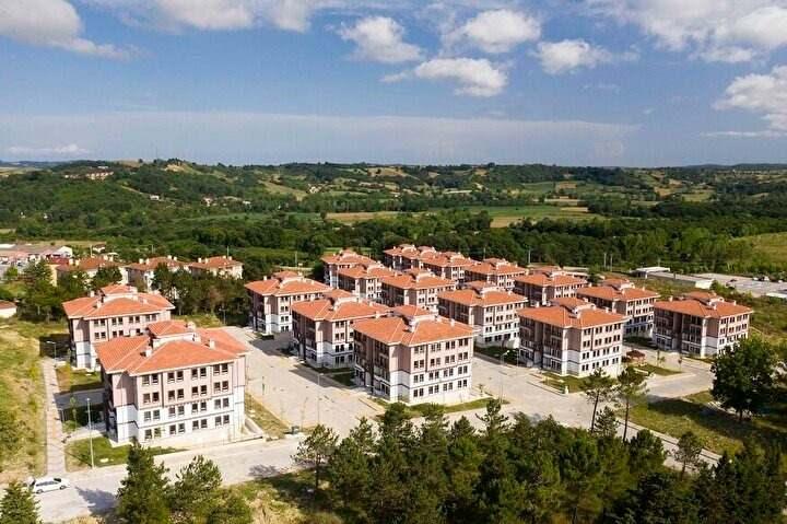 <p><strong>İSTANBUL TOKİ BAŞVURUSU NE ZAMAN?</strong></p>

<p>İstanbul, Başakşehir, Kayabaşı Mah. 1. Etap 652 adet konut ve 6 adet dükkan için Başvuru tarihleri: 10 Ocak 2022 – 21 Ocak 2022.</p>
