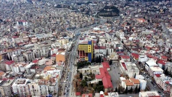 <p>Büyükşehir Belediye Başkanı Hayrettin Güngör, yakında tarihe karışacak olan binanın yıkımını yerinde inceledi.</p>
