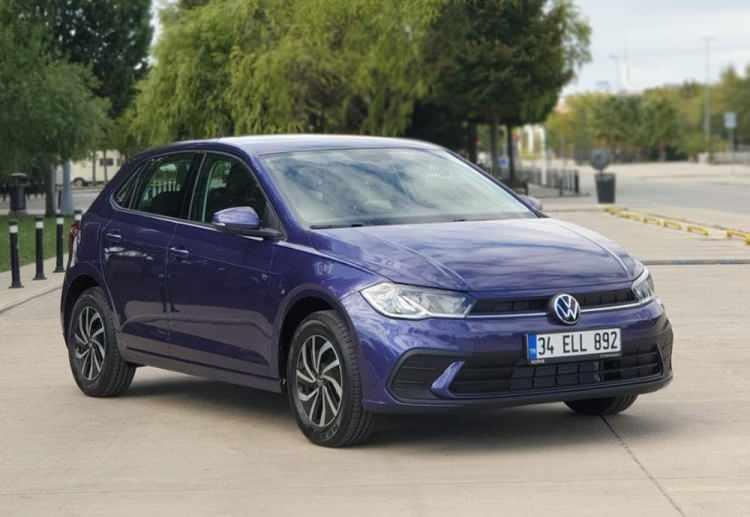 <p><strong>VOLKSWAGEN </strong></p>
<p>Yeni Polo 1.0 80 PS Manuel Impression</p>
<p>Liste fiyatı <strong>320,500 </strong>TL</p>
<p><strong>Yeni Polo 1.0 TSI 95 PS Manuel </strong>Life</p>
<p>Fiyatı <strong>354,800 </strong>TL</p>
<p><strong>Yeni Polo 1.0 TSI 95 PS DSG </strong>Life - <strong>386,800 </strong>TL</p>
<p><strong>Yeni Polo 1.0 TSI 95 PS DSG </strong>Style - <strong>476,100 </strong>TL</p>
<p> </p>