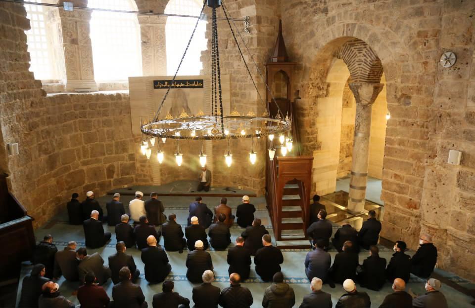 <p>Antalya'da, tarihi Kaleiçi'ndeki Şehzade Korkut Camii'nin 2019'da başlayan restorasyon çalışmaları tamamlandı. 7 medeniyetin tüm izleri korunarak müze-cami konseptiyle restore edilen cami, 10 Ocak'ta kılınan ilk namazla 126 yıl aradan sonra yeniden ibadete açıldı.</p>

<p> </p>
