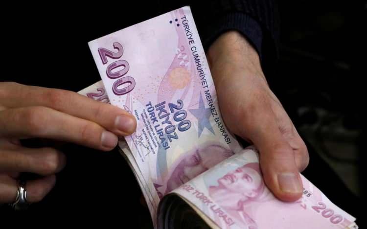 <p><strong>18 yaş altında ilgi artıyor</strong><br />
 </p>

<p>2021'in ortalarına doğru 18 yaş altının sisteme dahil olmasına imkan sağlanması ile birlikte vatandaşların sisteme olan talebi sektörde memnuniyet yarattı. En son açıklanan 17 Aralık 2021 tarihli EGM verilerine göre, 7 ay gibi kısa bir zaman diliminde 153 bini aşkın 18 yaş altındaki çocuk sisteme girdi ve devlet katkısı dahil yaklaşık 325 milyon TL fon büyüklüğüne ulaşıldı. Devlet katkısının yüzde 30’a yükseltilmesinin anne babaları, çocukları için tasarruf etmeye daha da özendireceği düşünülüyor. Bu kapsamda, 2022'de 1 milyon çocuğun sisteme girmesi bekleniyor.</p>
