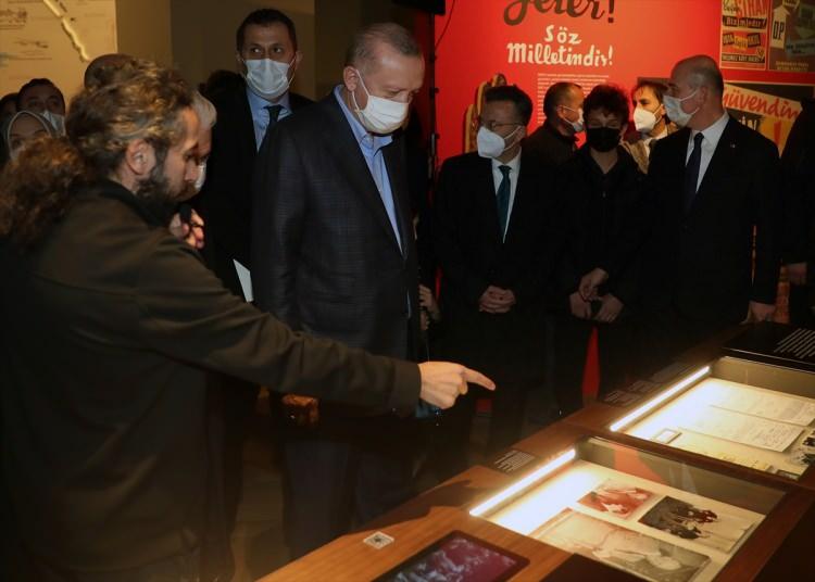 <p>Toplu açılış için Aydın'da bulunan Erdoğan, Valilik tarafından Türkiye'de demokrasi mücadelesinin sembolü merhum Başbakan Menderes'in hatırasının yaşatılması amacıyla yapılan müzenin açılışına katıldı.</p>

<p> </p>
