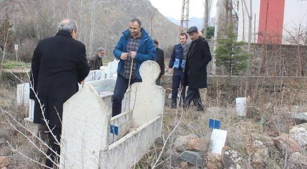 <p> 17 Şubat 1956 tarihinde Çoruh vilayetinin ismi Artvin olarak değiştirildi. 18 Şubat 1950 tarih ve 5531 numaralı kanunla Yusufeli ilçe merkezi, Öğdem'den bugünkü merkezi olan Ahlat'a nakledildi.</p>
