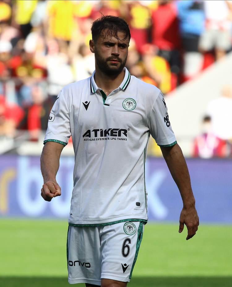 <p>2013-2014 sezonunun devre arasında, Türkiye Futbol Federasyonu İcra Kurulu'nun 14 Ağustos 2013 tarihindeki toplantısında yürürlüğe koyduğu "Genç Futbolcu Teşvik Sistemi"ne göre, Süper Lig'de 1,170 dakika sahada kalma başarısı gösteren Ahmet Yılmaz Çalık, kulübüne 150 bin lira kazandırdı.</p>
<p> </p>