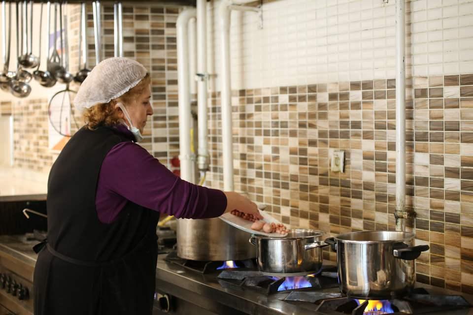 <p>Kentte yaklaşık 80 &ccedil;eşit k&ouml;fte yapıldığını dile getiren Saygı, "Malatya'nın en nadide k&ouml;fte yemeklerinden bir tanesi de analı kızlıdır. Evlere veya kente dışarıdan bir misafir geldiğinde mutlaka bu yemek yapılır." dedi.</p>

<p>&nbsp;</p>
