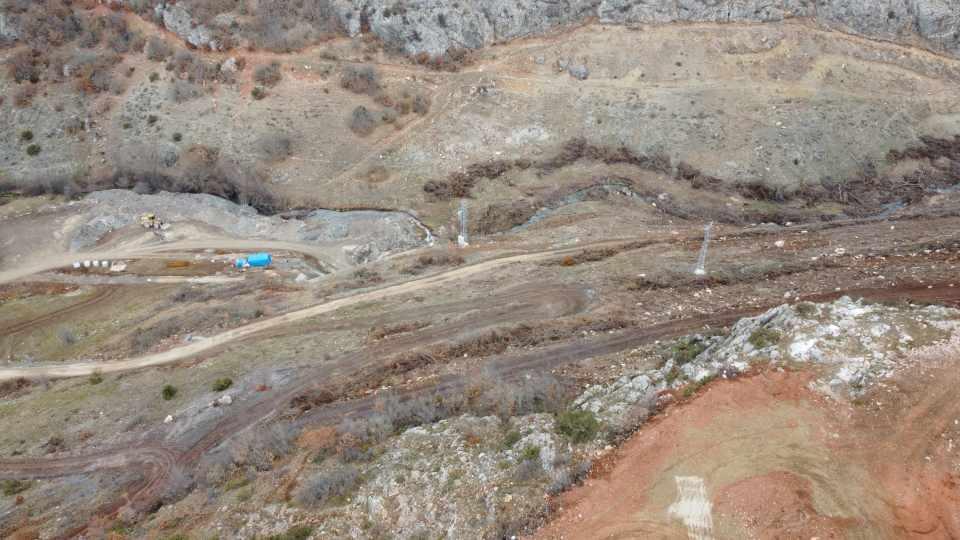 <p>Yakında ışığı göreceğiz. Arıtma tesisi ile birlikte yaklaşık 300 milyon liralık maliyetli bir proje. Şu anda inşaatımızın yüzde 20'si tamamlandı. </p>