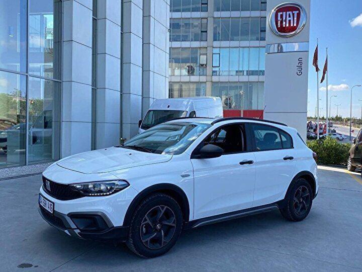 <p><strong>FIAT Egea Cross 1.4 Fire Urban Crossover Benzin Manuel BENZIN</strong></p>

<p><strong>Fiyatı: 266 bin 900 TL</strong></p>
